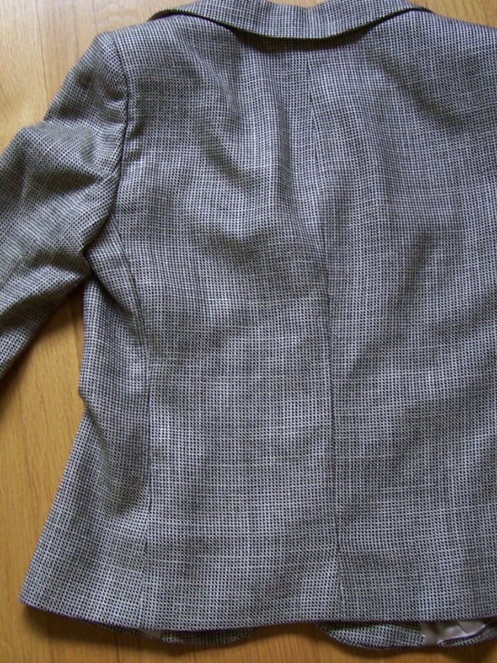 Armani Collezioni Size 8 Blazer Made in Italy Excellent Condition Never Worn - Picture 3 of 6